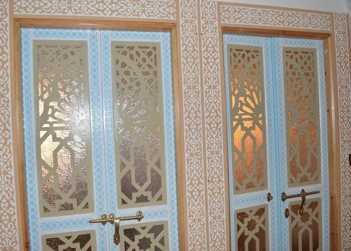 Mery House